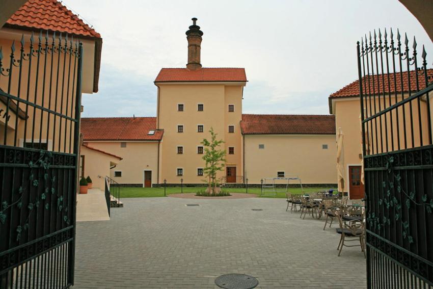 Chateau Krakovany Exterior foto