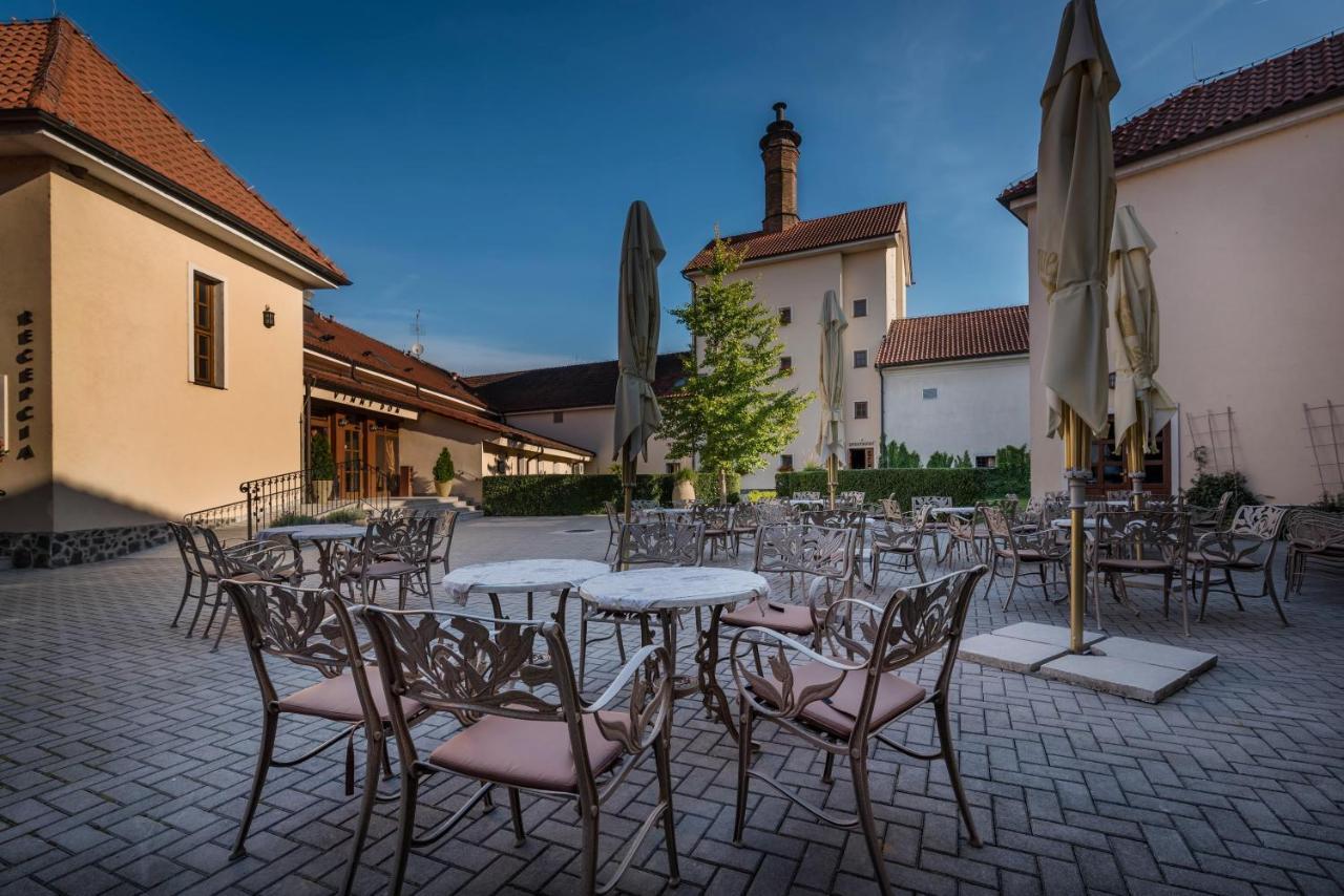Chateau Krakovany Exterior foto